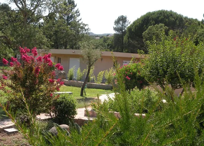 Les Jardins De Santa Giulia Гостевой дом