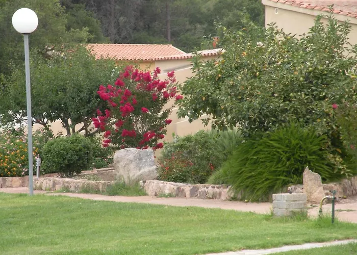 Les Jardins De Santa Giulia Гостевой дом Порто-Веккьо