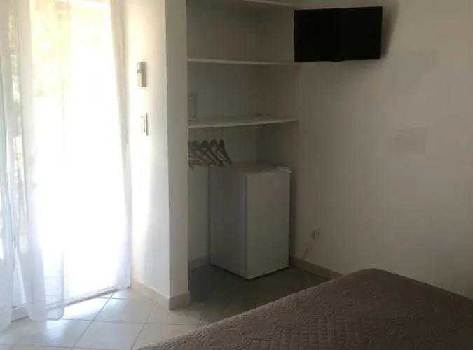 Les Jardins De Santa Giulia Гостевой дом Порто-Веккьо